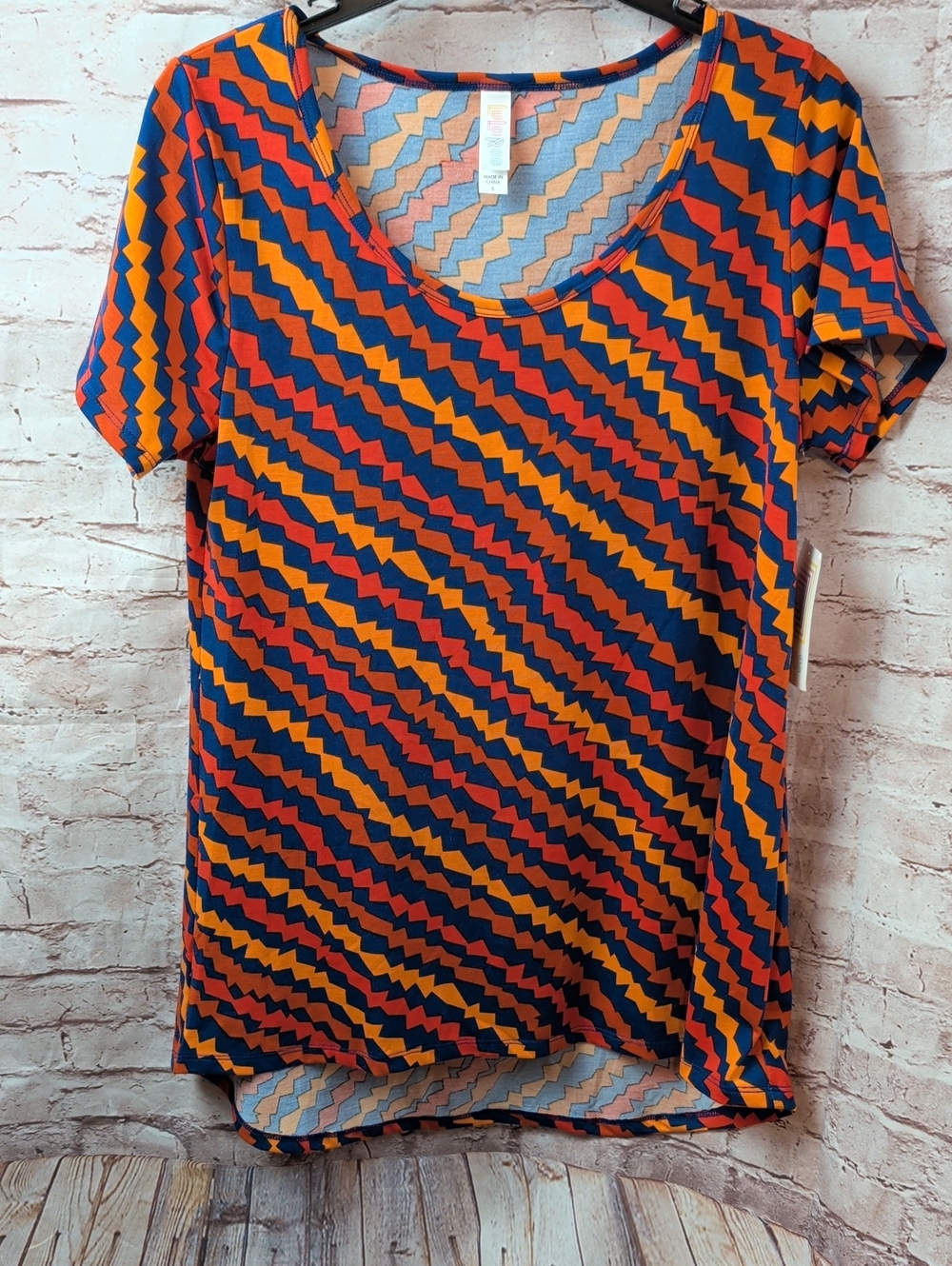 LuLaRoe Classic Tee Shirt Small New Nwt